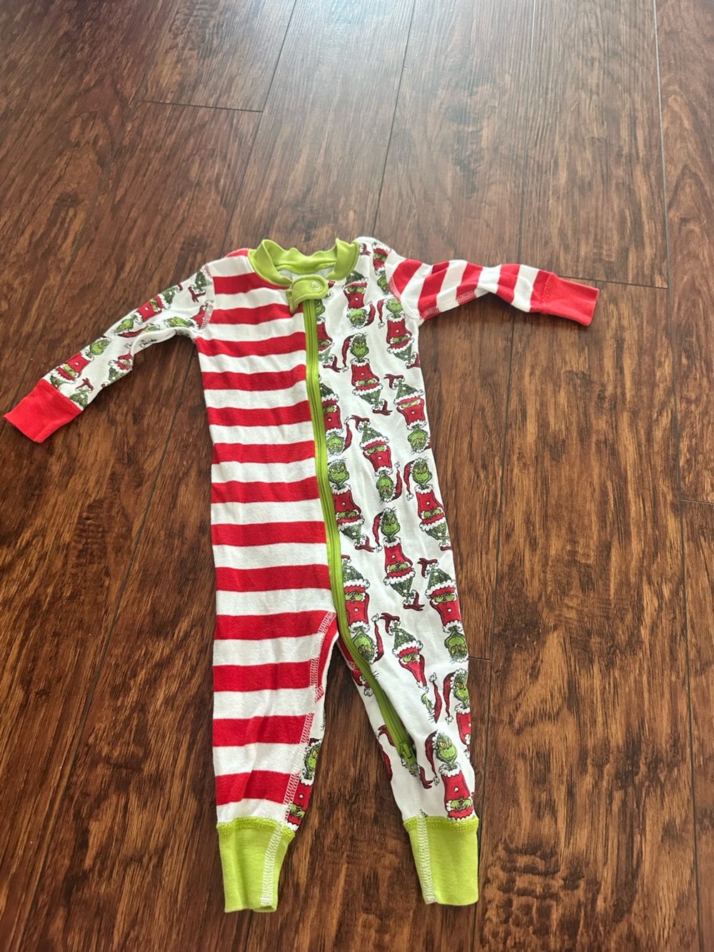 Hanna Andersson Red & White Striped Grinch Print Footie with Green Trim